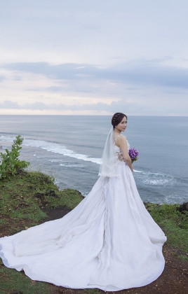 9张海边悬崖上的艺术婚纱摄影 Canon EOS 5D Mark III